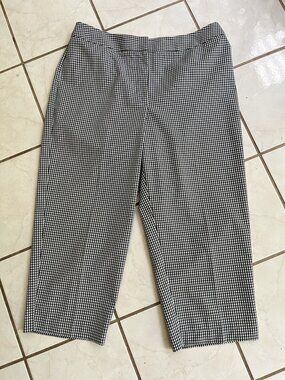 CHICO'S cropped pants/black white check